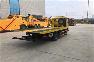 白云矿区非事故拖车